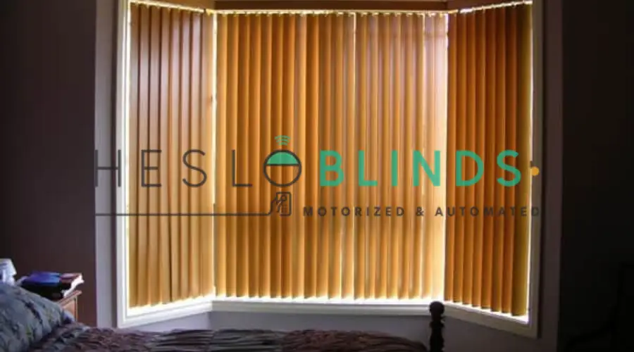 الستائر الرأسية الخشبية